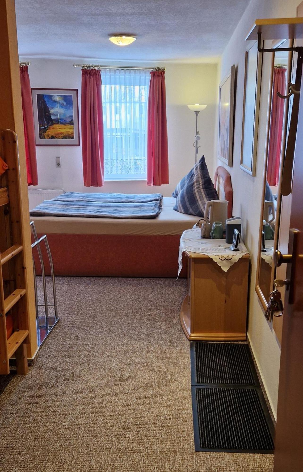 Galeriecafe Und Pension Ambiente Циттау Экстерьер фото